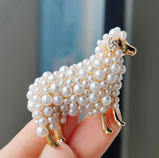 Gold-Pearl Lone Sheep Brooch/Lapel