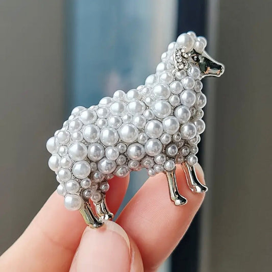 Silver-Pearl Lone Sheep Brooch/Lapel